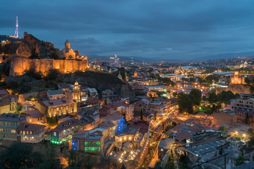 City Center 2Bdr Apartment Near Rustaveli Av. Tbilisi Buitenkant foto
