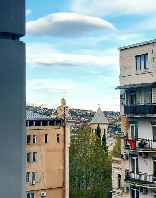City Center 2Bdr Apartment Near Rustaveli Av. Tbilisi Buitenkant foto