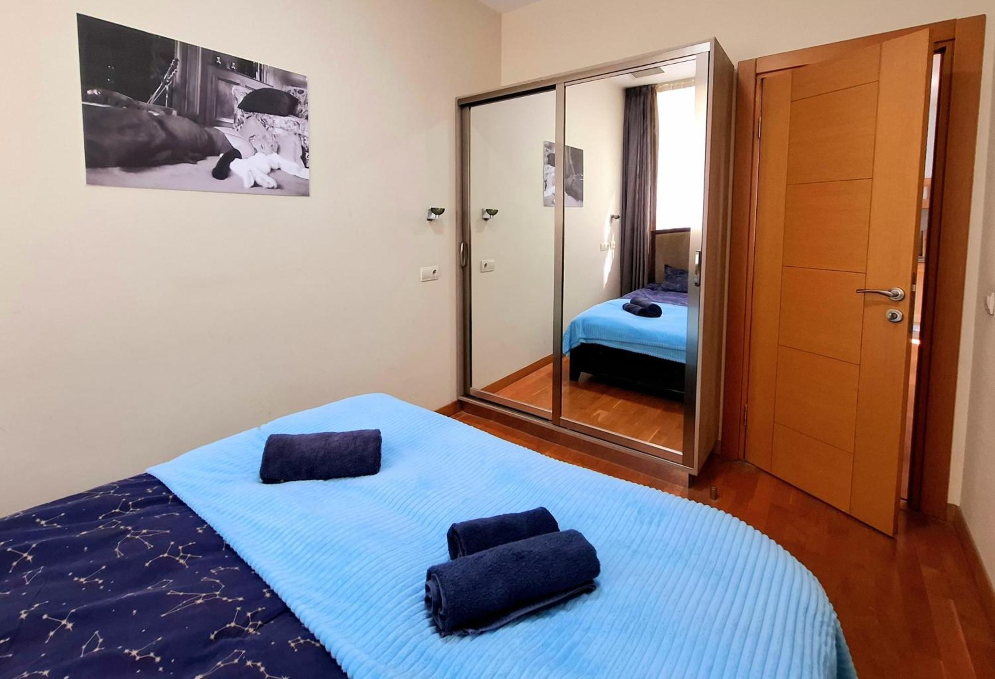 City Center 2Bdr Apartment Near Rustaveli Av. Tbilisi Buitenkant foto