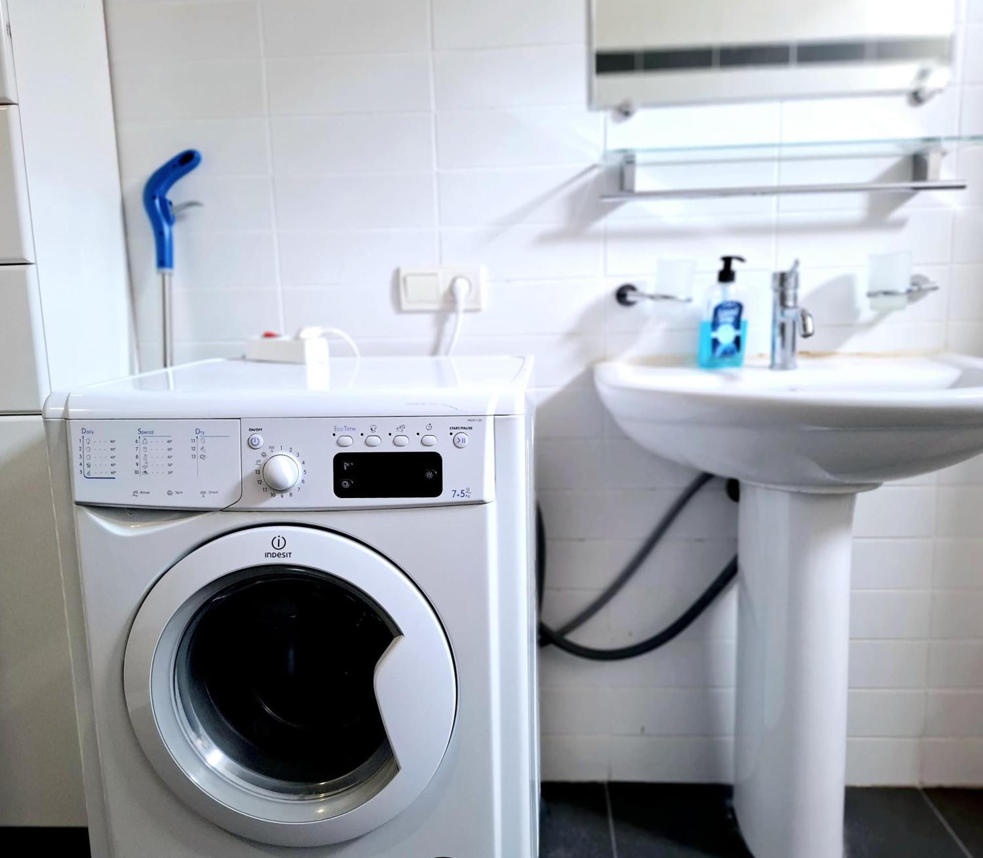 City Center 2Bdr Apartment Near Rustaveli Av. Tbilisi Buitenkant foto